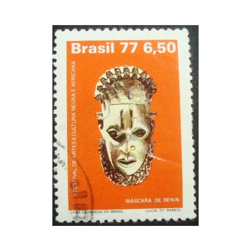 Imagem similar à do selo postal do Brasil de 1977 Máscara Benin