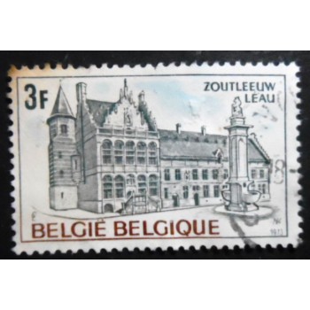 Selo postal da Bélgica de 1973 Town hall and Fountain