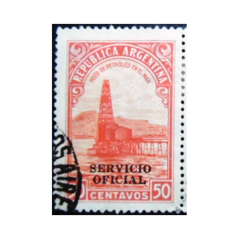 Selo postal da Argentina de 1944 Oil well ovpt 50