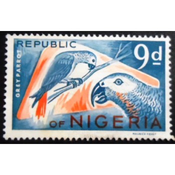 Selo postal da Nigéria de 1966 Grey Parrot N