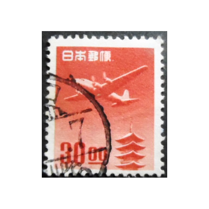 Selo postal do Japão de 1951 Douglas DC-4 over the Horyu-ji Pagoda 30,00