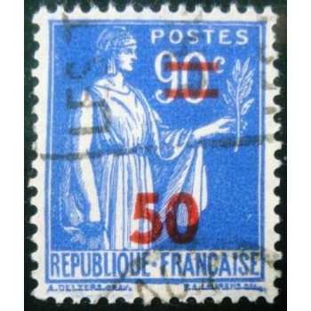 Imagem similar à do selo postal da França de 1941 Peace Overprint 50 U