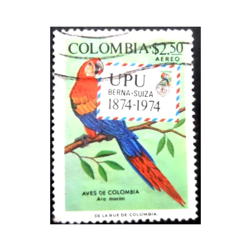 Selo postal da Colômbia de 1974 Scarlet Macaw U