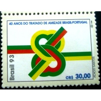 Selo postal de 1983 Tratado de Amizade Brasil-Portugal M