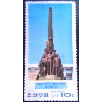 Imagem doSelo postal da Coréia do Norte de 1973 Monument Socialist Revolution