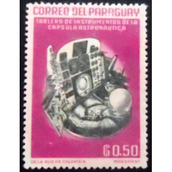 Imagem do selo postal do Paraguai de 1963 Instruments in astronaut's capsule