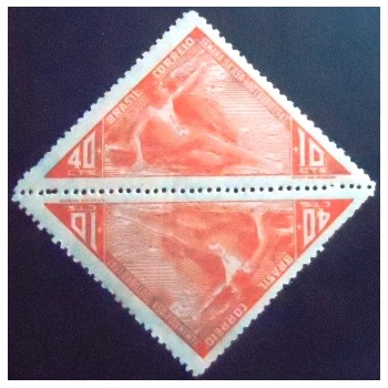 Imagem do par de selos postais de 1947 Semana da Asa M