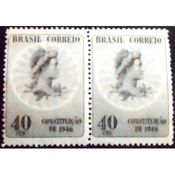 Imagem do par de selos postais do Brasil de 1946 Promulgação da Constituição de 1946 M