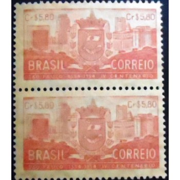 Par de selos do Brasil de 1954 Brasão de Armas M Papel Palha
