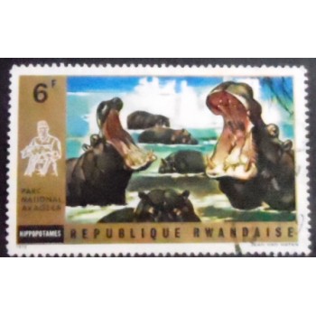Imagem do selo postal de Ruanda de 1972 Hippopotamus