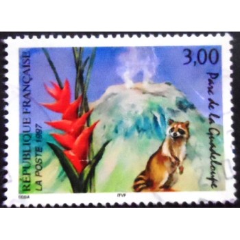 Imagem do selo da França de 1997 Guadeloupe Raccoon