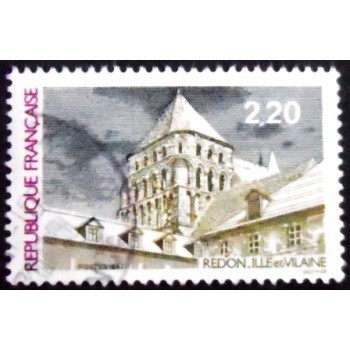 Imagem do selo postal da França de 1987 Tower of the Abbey St. Sauveur