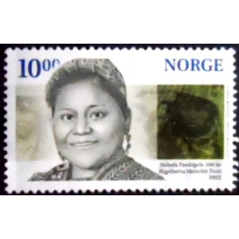 Imagem do selo postal da Noruega de 2001 Rigoberta Menchú Tum
