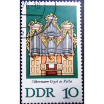 Imagem do selo postal da Alemanha Oriental de 1976 St. George Church