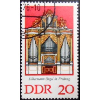 Imagem do selo postal da Alemanha Oriental de 1976 Cathedral Freiberg