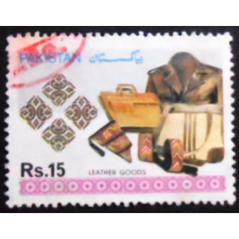 Imagem do selo postal do Paquistão de 1992 Leather goods