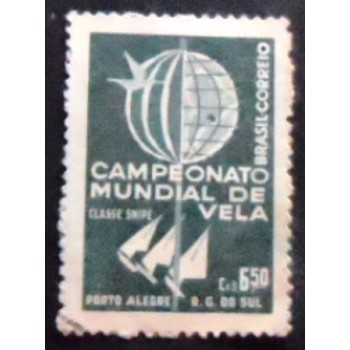Imagem similar à do selo postal do Brasil de 1959 Mundial de Vela Classe Snipe U