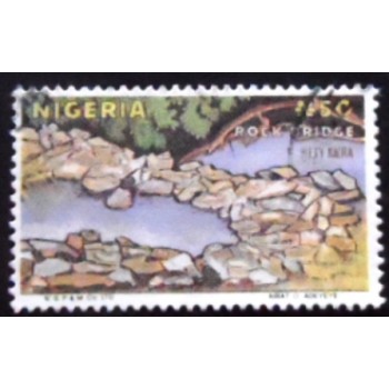 Imagem similar à do selo postal da Nigéria de 1990 Rock Bridge
