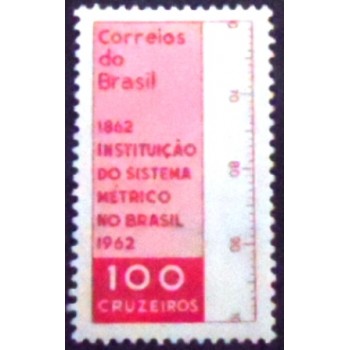 Selo postal do Brasil de 1962 Sistema Métrico M