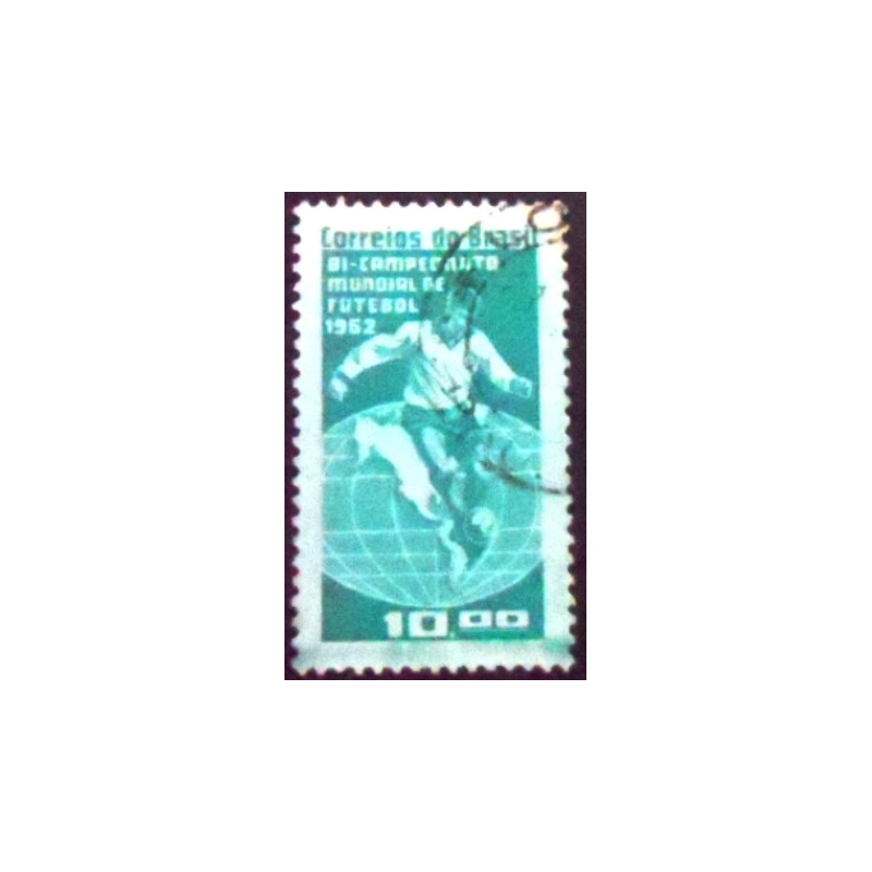 Imagem similar à do selo postal do Brasil de 1963 Bicampeonato Mundial Futebol U