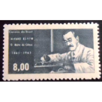 Selo postal do Brasil de 1963 Álvaro Alvim N